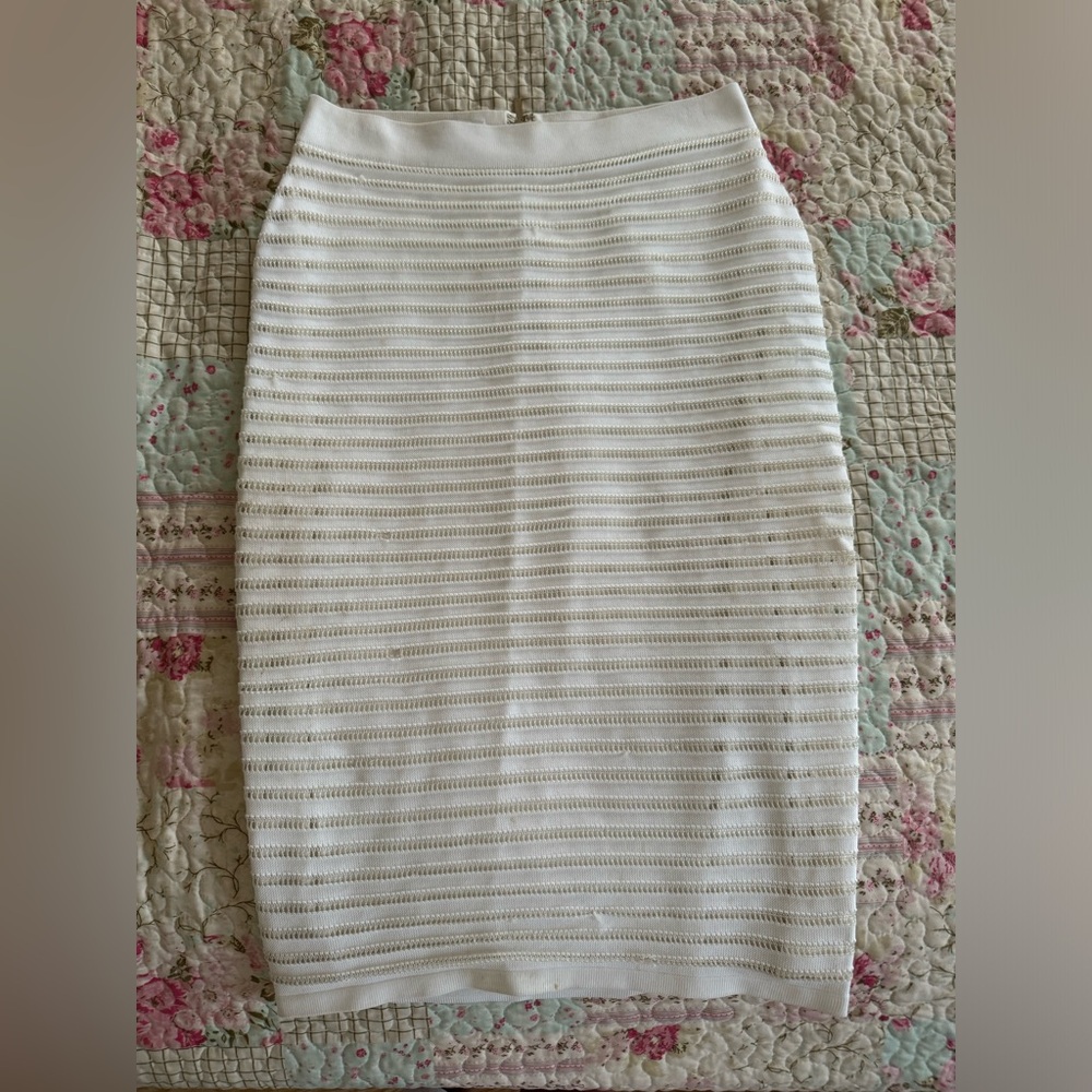 Bebe Womens M Wool & Silk white Pencil Career Short A line bodycon Skirt